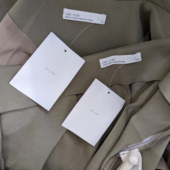 NWT OAK + FORT Cropped Blazer Discontinued - Picture 3 of 6